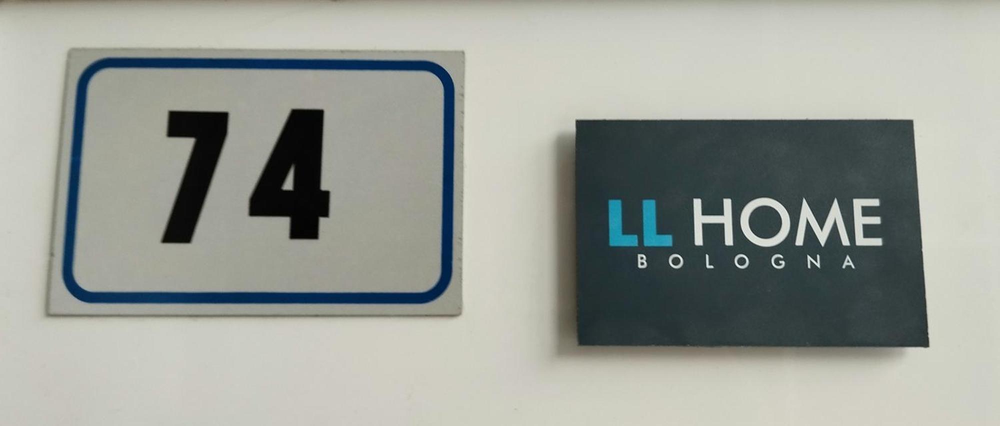 Llhome Bologna Elegante Monolocale Ristrutturato Con Posto Auto Coperto Bagian luar foto